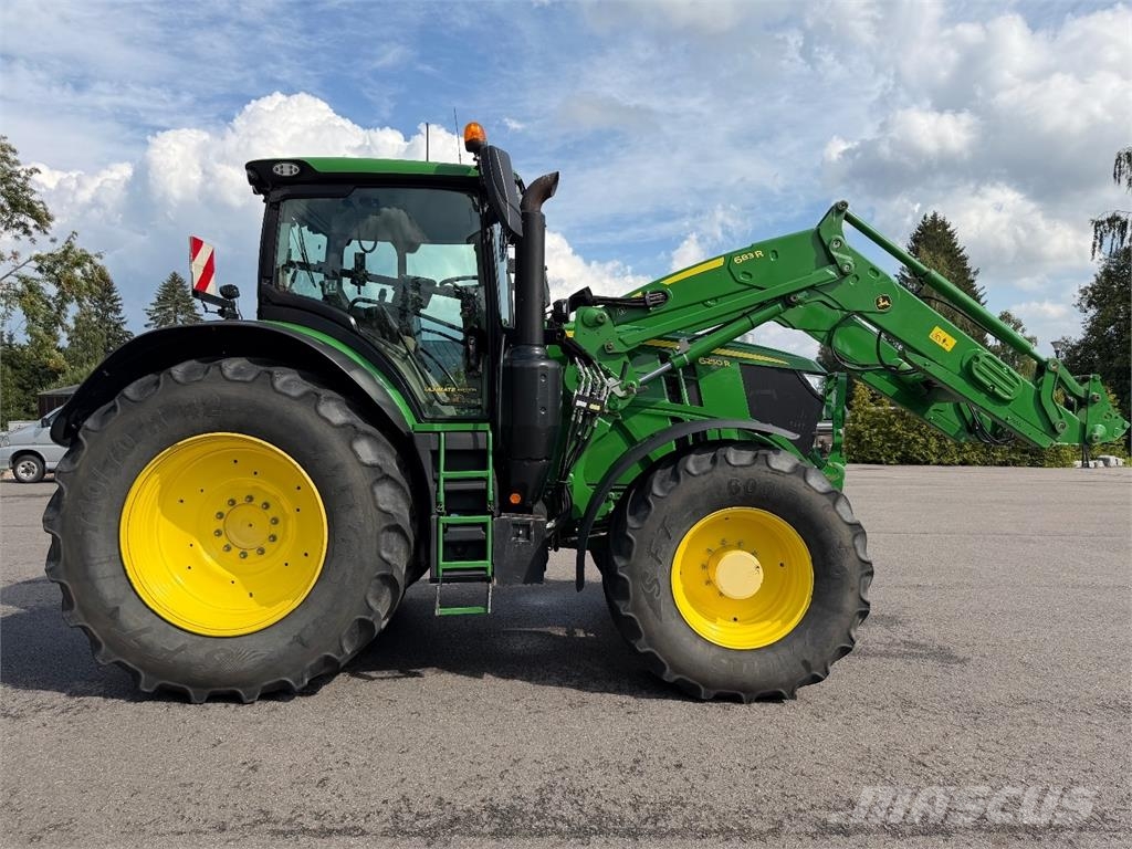 John Deere 6250R الجرارات