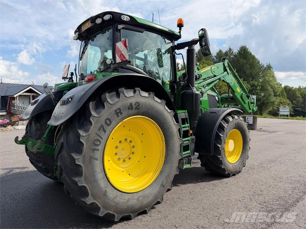 John Deere 6250R الجرارات