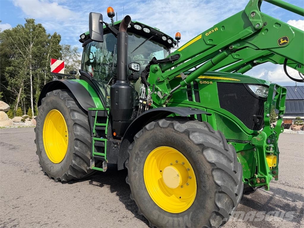 John Deere 6250R الجرارات