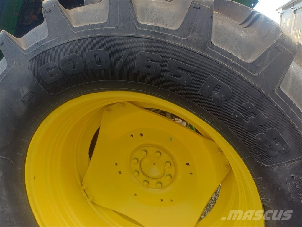 John Deere 6610 Traktorit