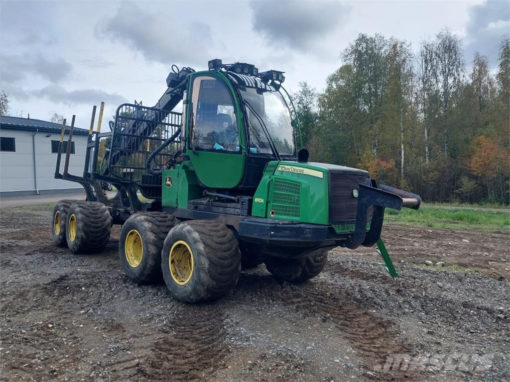 John Deere 810 E Forvarderi