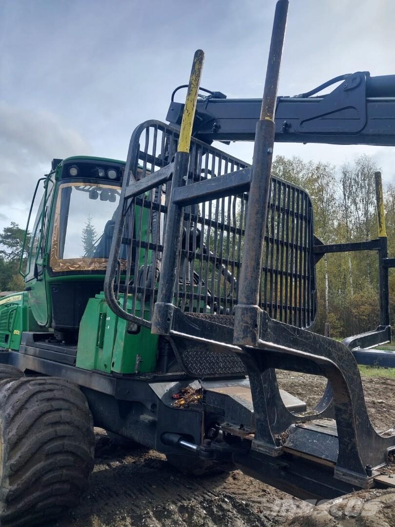 John Deere 810 E Forvarderi