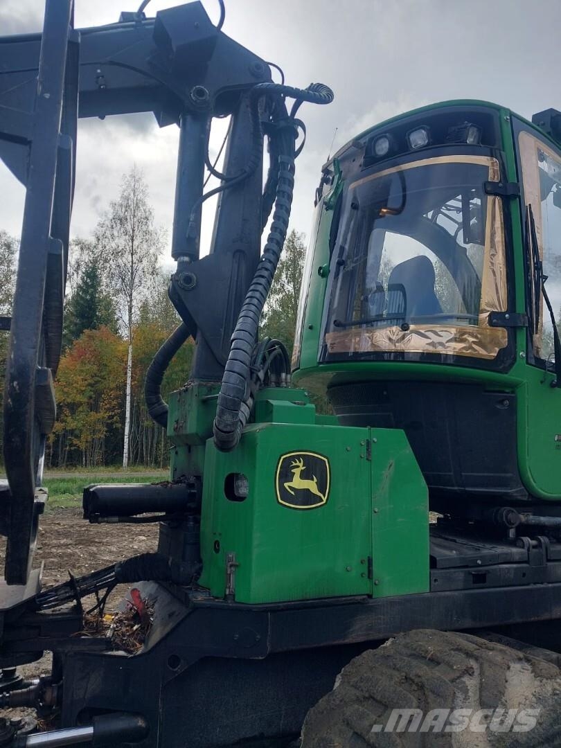 John Deere 810 E Forvarderi