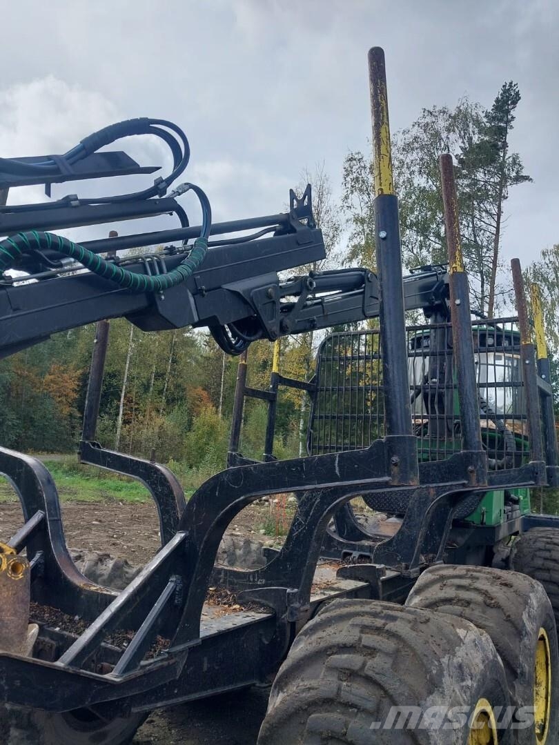 John Deere 810 E Forvarderi