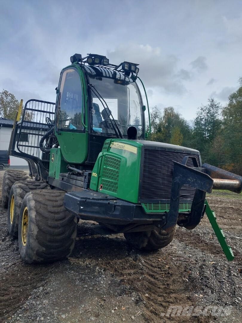 John Deere 810 E Forvarderi