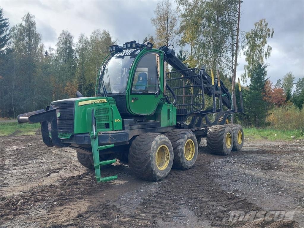 John Deere 810 E Forvarderi
