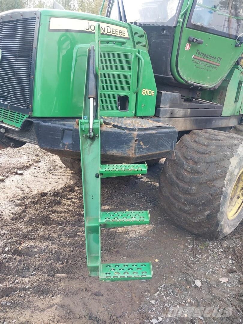John Deere 810 E Forvarderi
