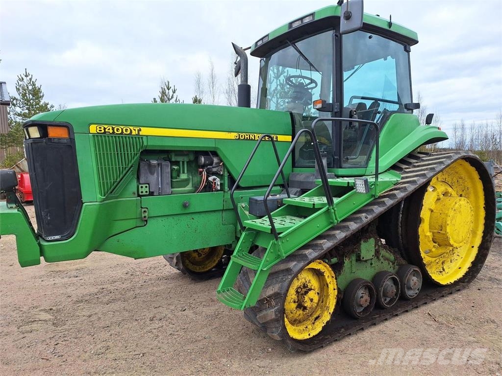 John Deere 8400T الجرارات