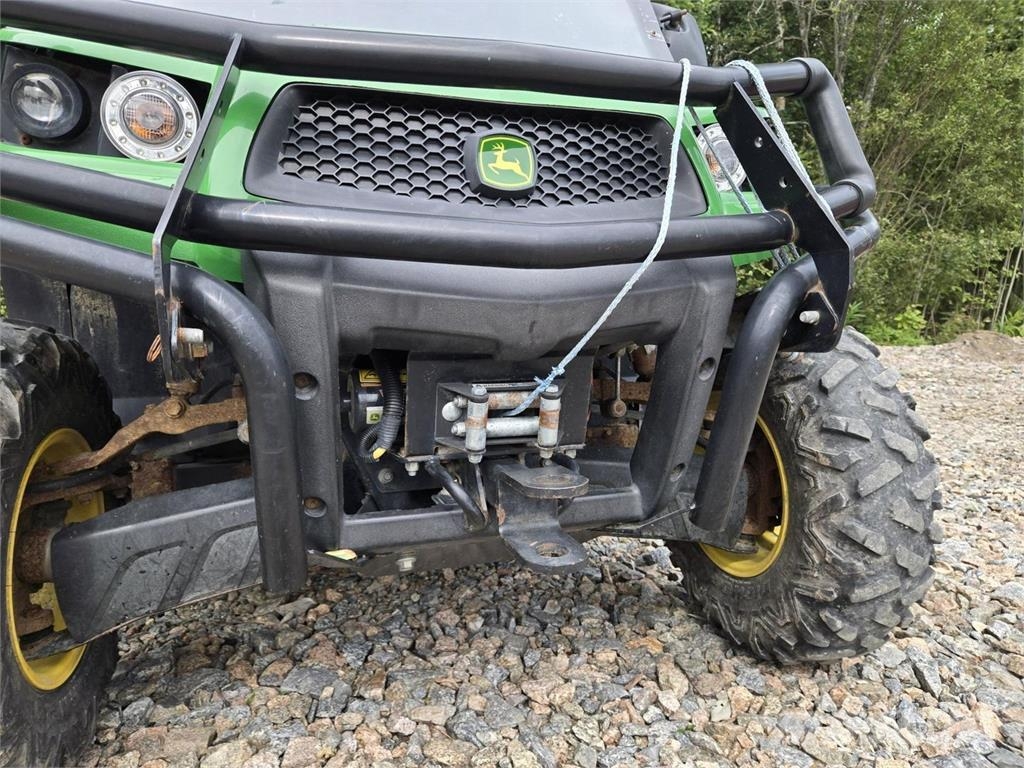John Deere Gator XUV 550 Traktorimönkijä الجرارات