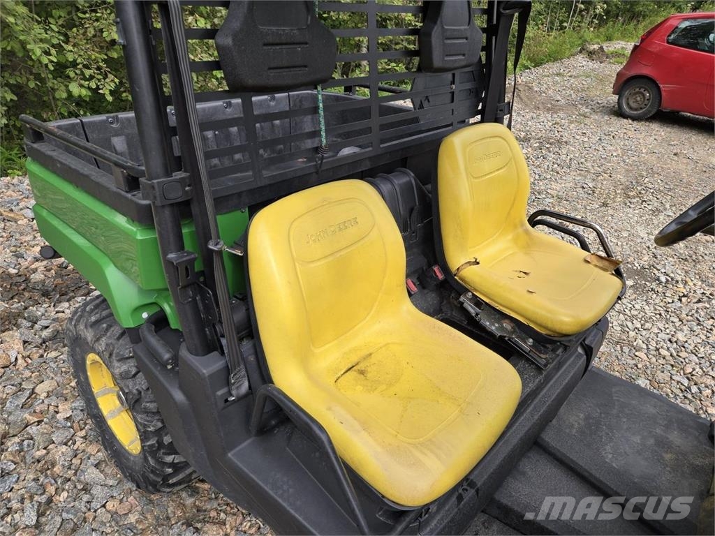 John Deere Gator XUV 550 Traktorimönkijä الجرارات