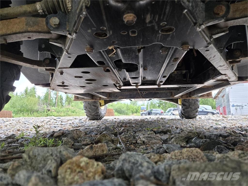 John Deere Gator XUV 550 Traktorimönkijä الجرارات