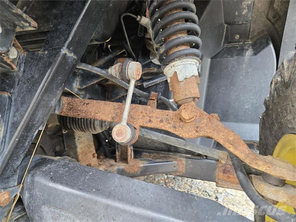 John Deere Gator XUV 550 Traktorimönkijä الجرارات