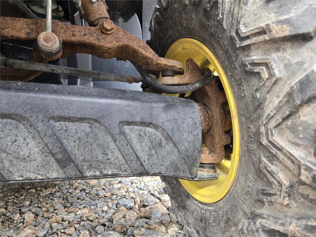 John Deere Gator XUV 550 Traktorimönkijä الجرارات