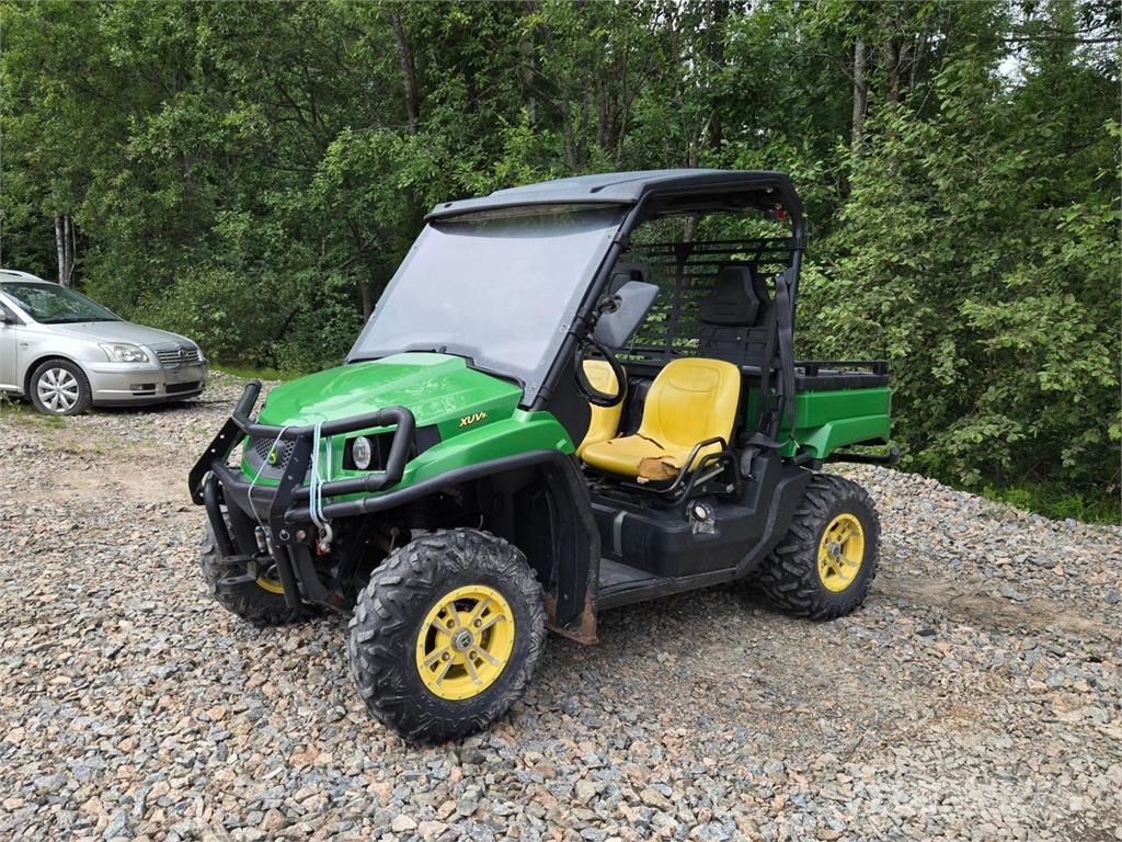 John Deere Gator XUV 550 Traktorimönkijä الجرارات