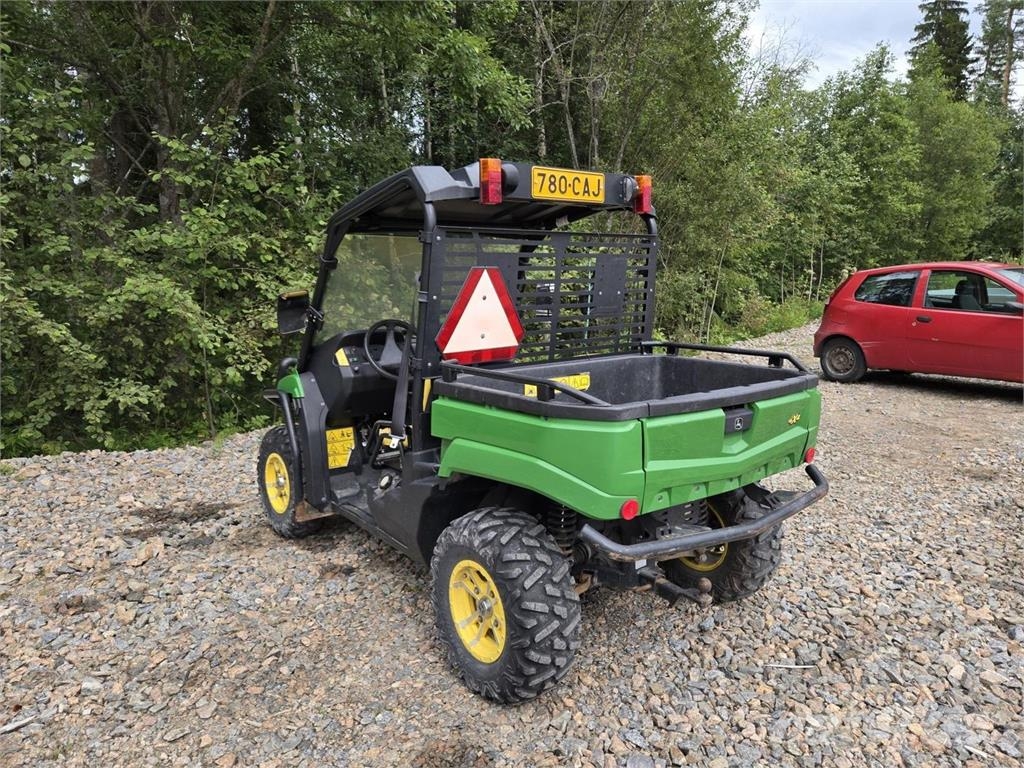 John Deere Gator XUV 550 Traktorimönkijä الجرارات