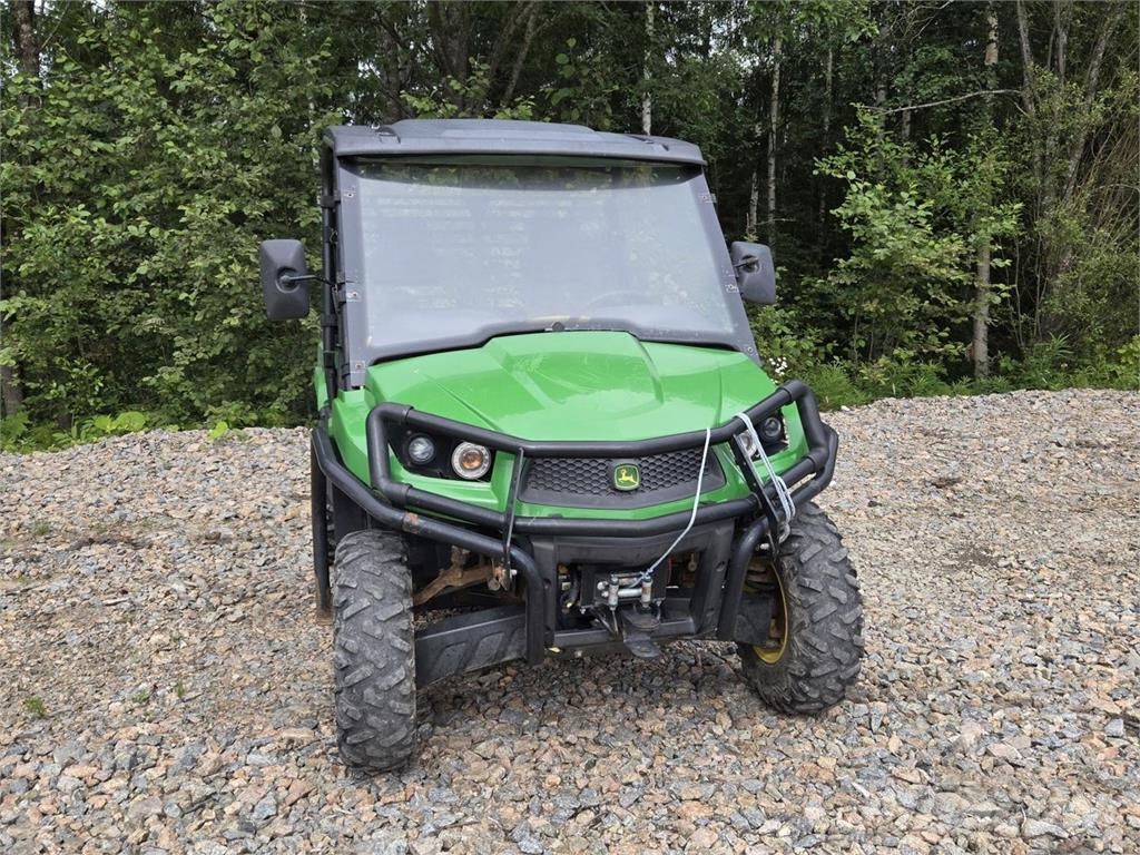 John Deere Gator XUV 550 Traktorimönkijä الجرارات