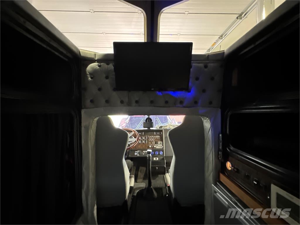 Kenworth W900B Trekkvogner