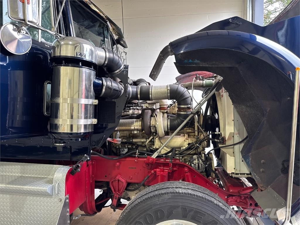 Kenworth W900B Trekkvogner