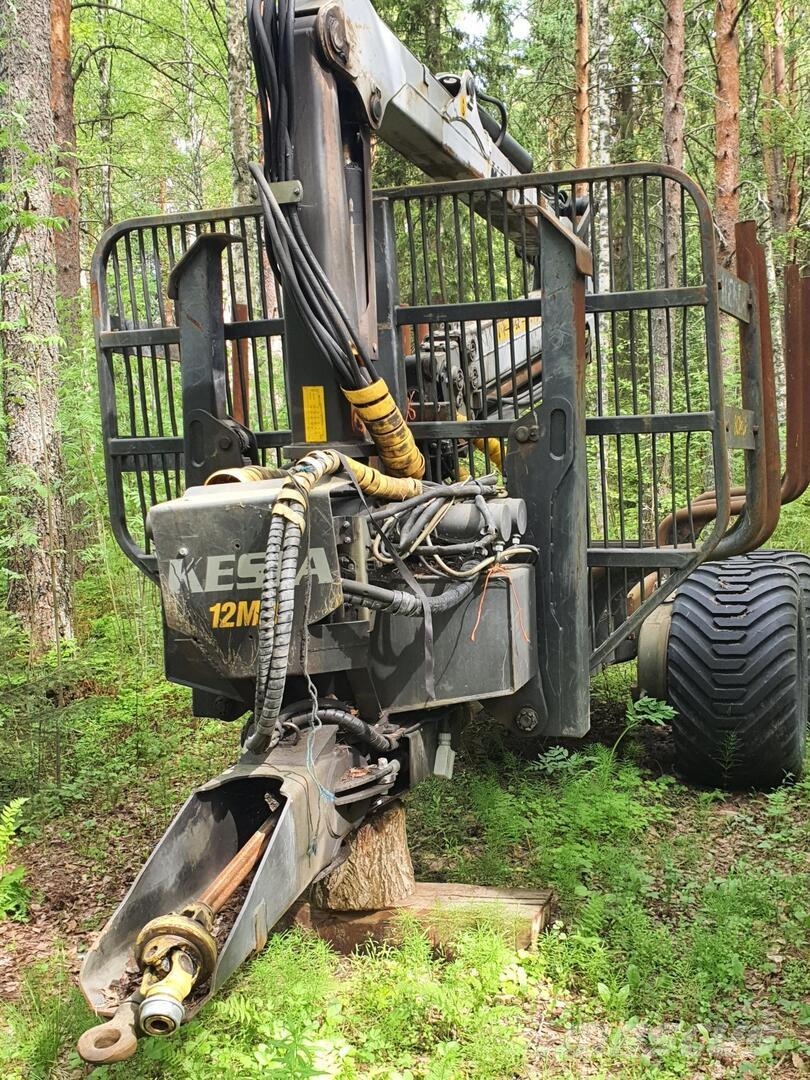 Kesla 12MDH Vetävä metsäperävaunu+305T kuormaaja Przyczepy leśne