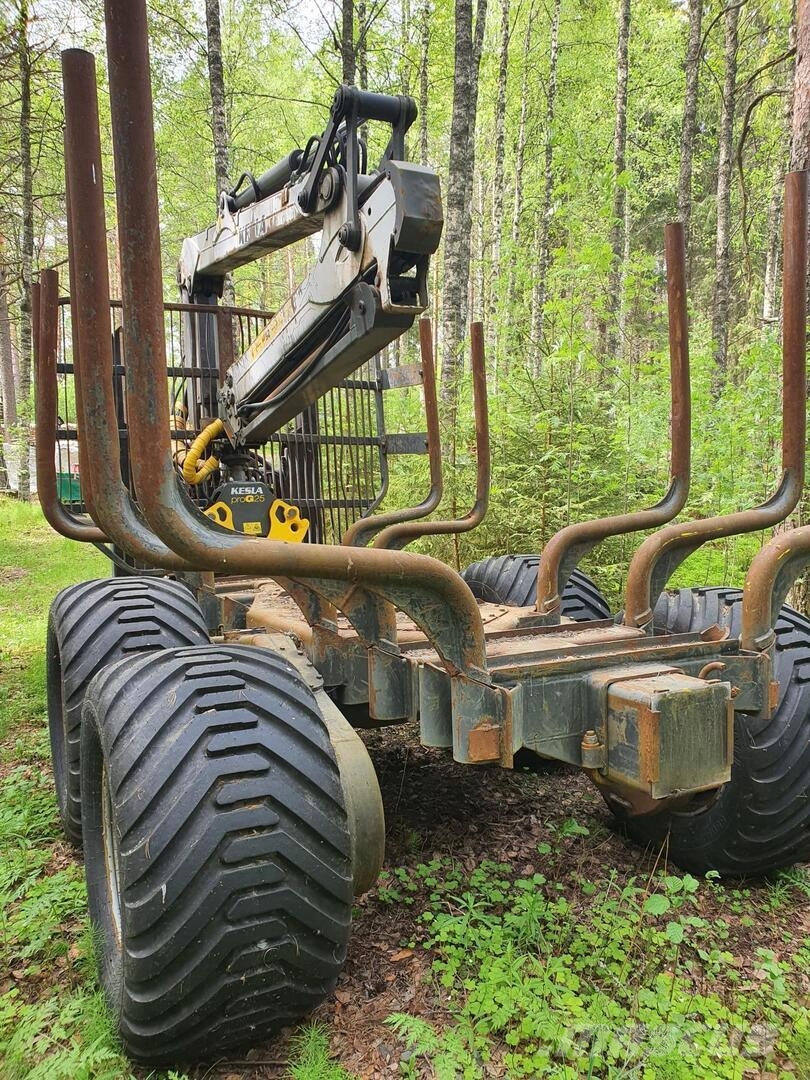 Kesla 12MDH Vetävä metsäperävaunu+305T kuormaaja Przyczepy leśne