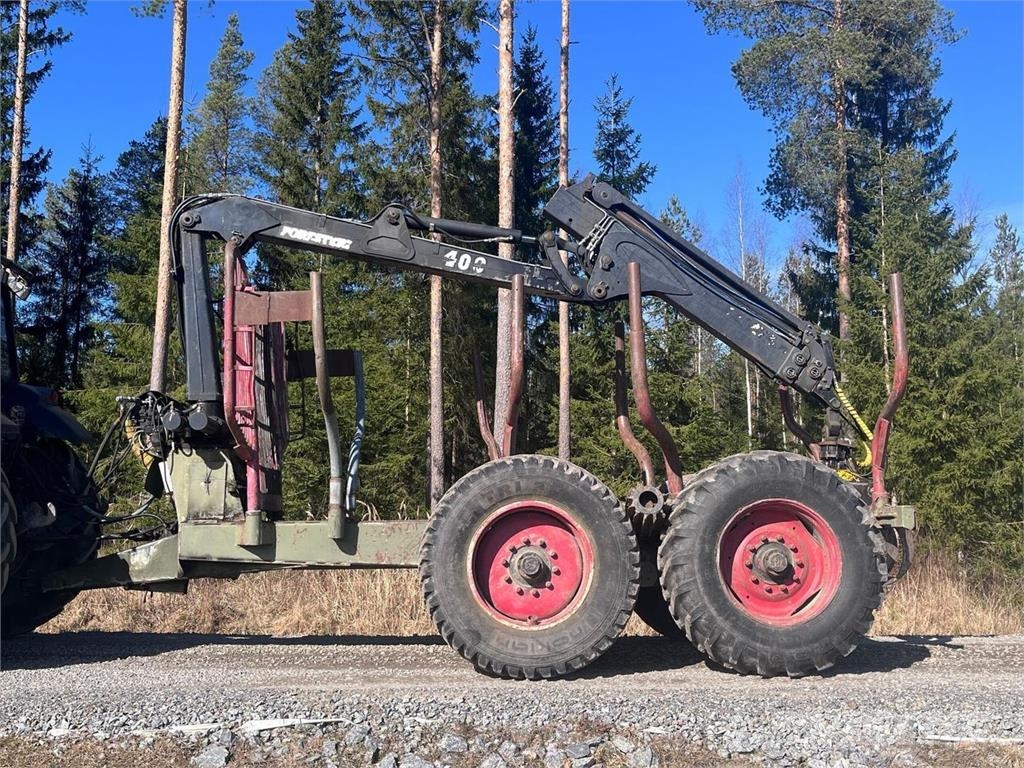 Kesla Forester 400 + Metsäkärry Otros