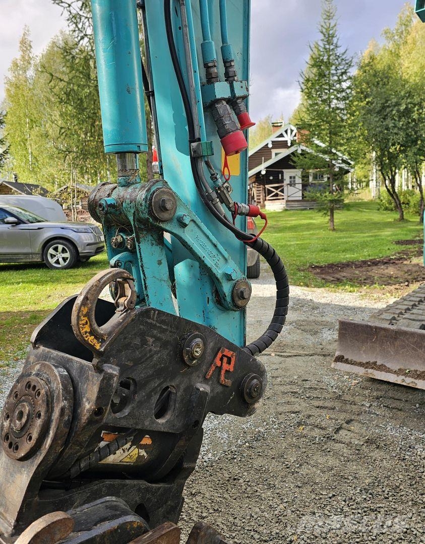 Kobelco SK 55 SRX-6, 3 kauhaa Miniexcavadoras