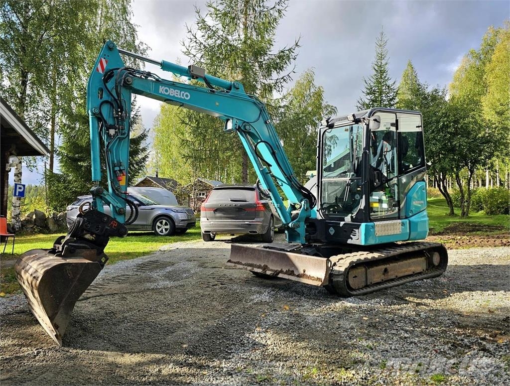 Kobelco SK 55 SRX-6, 3 kauhaa Miniexcavadoras