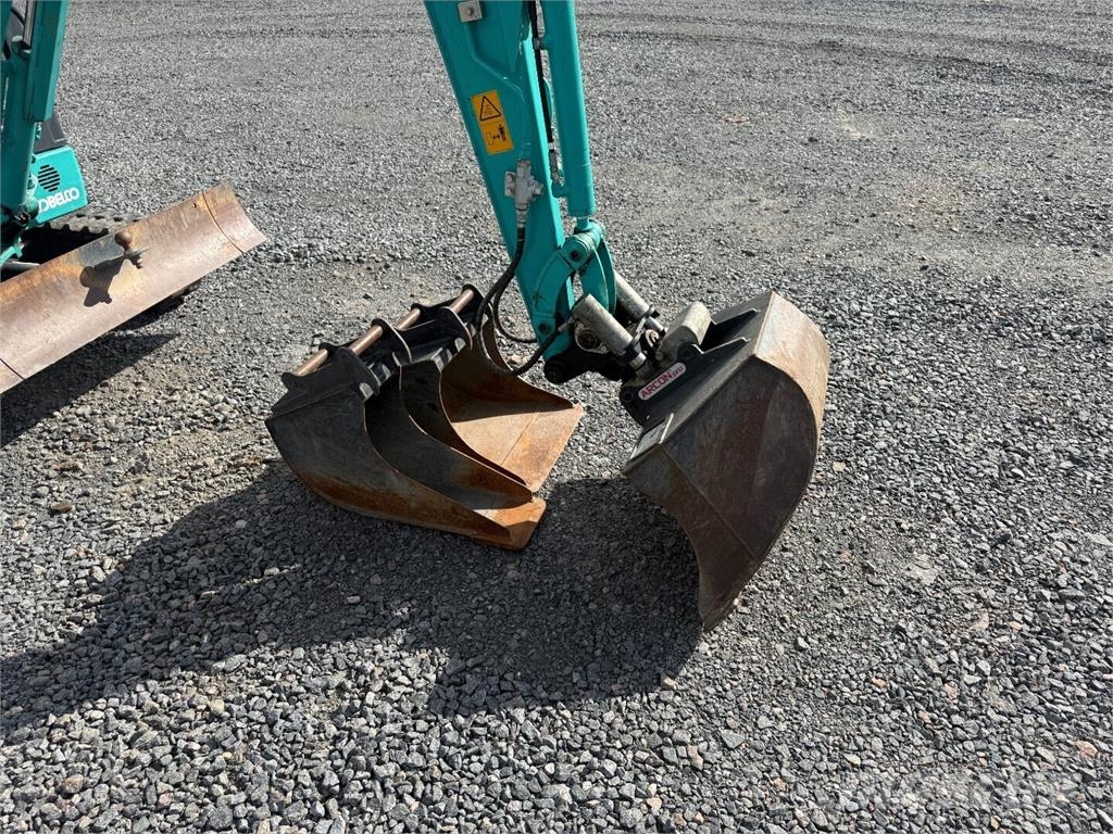 Kobelco SK17SR-3E حفارات صغيرة أقل من 7 طن (حفارات صغيرة)