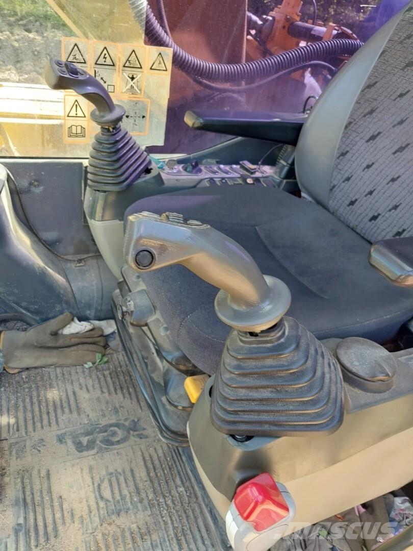 Komatsu 210 L c Bageri gusjeničari