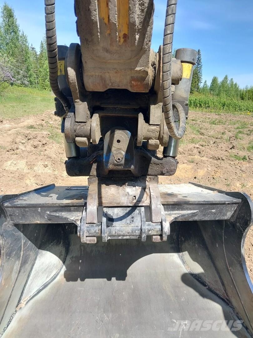 Komatsu 210 L c Bageri gusjeničari