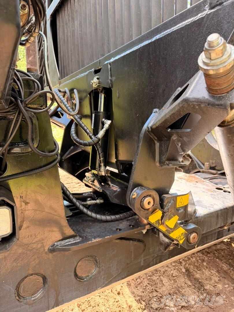 Komatsu 895 Forwarder