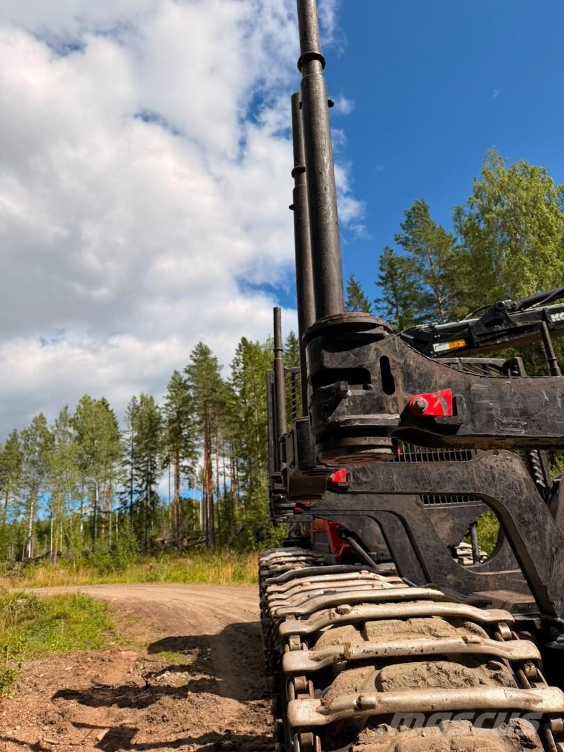 Komatsu 895 Forwarder