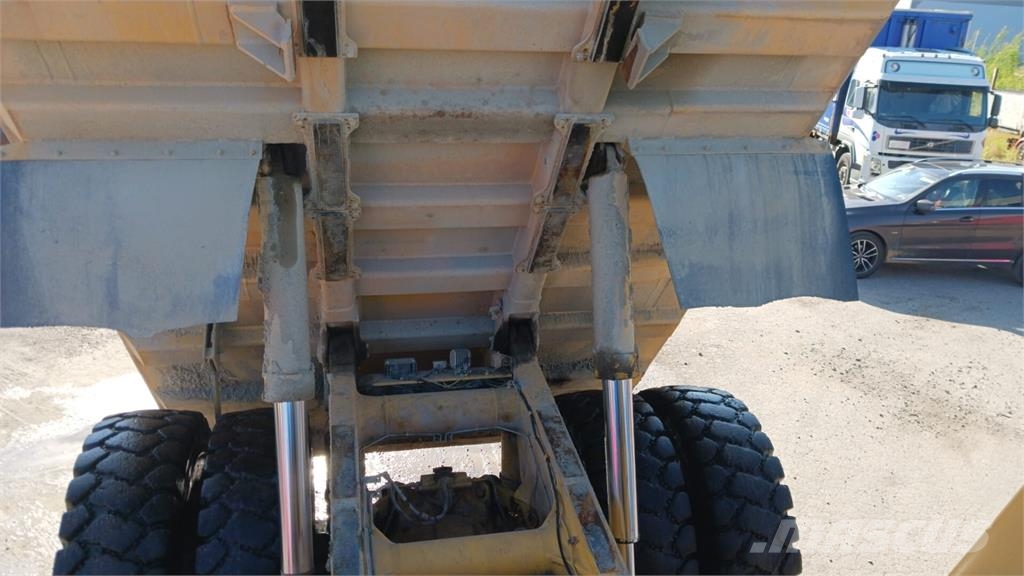 Komatsu HD 405-6 ساحبات مفصلية