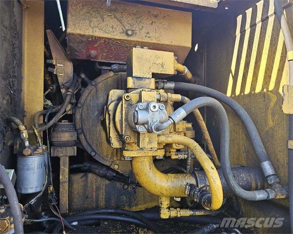 Komatsu PC180LC-6K, Kauha حفارات زحافة