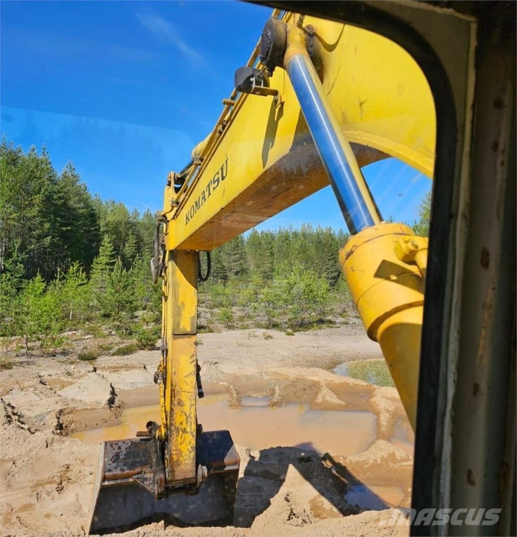 Komatsu PC210LC-3 حفارات زحافة