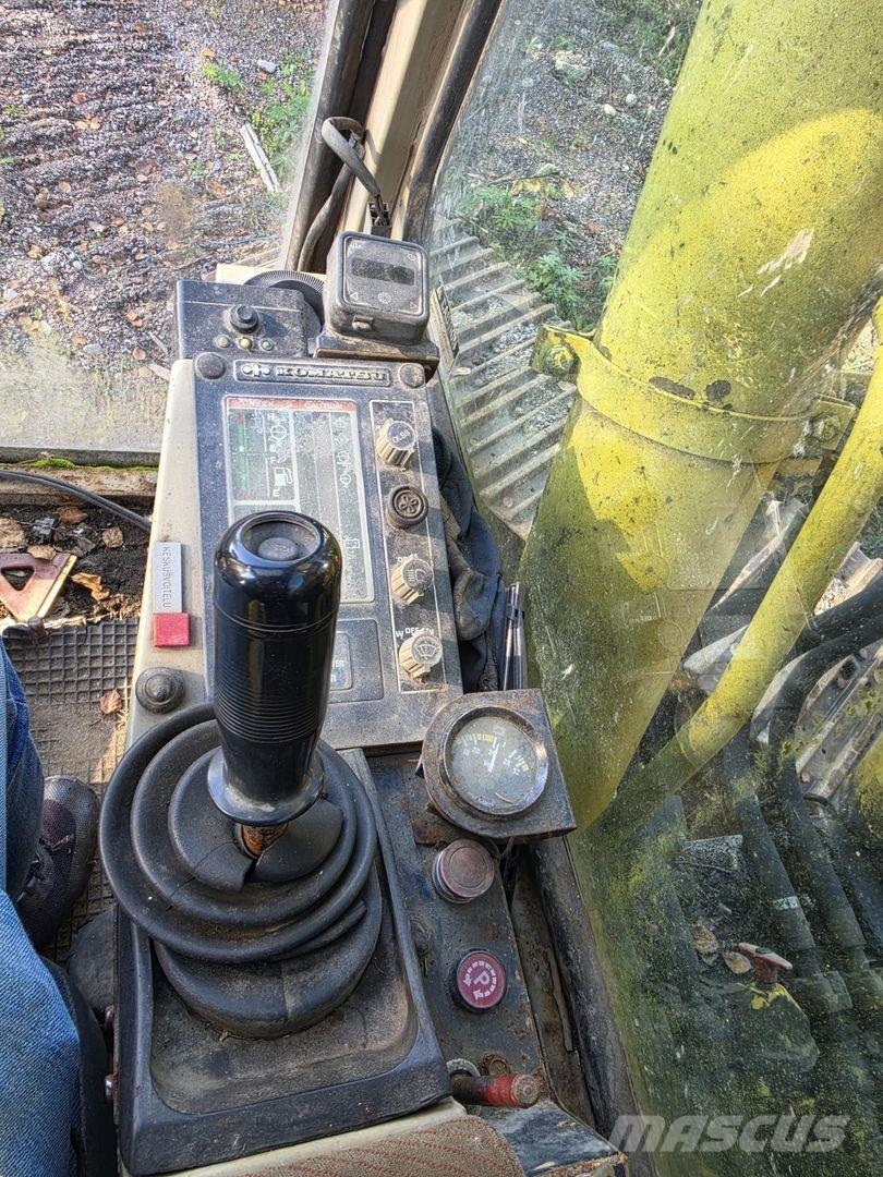 Komatsu PC240LC-3, Kallistuva luiskakauha Telakaivukoneet