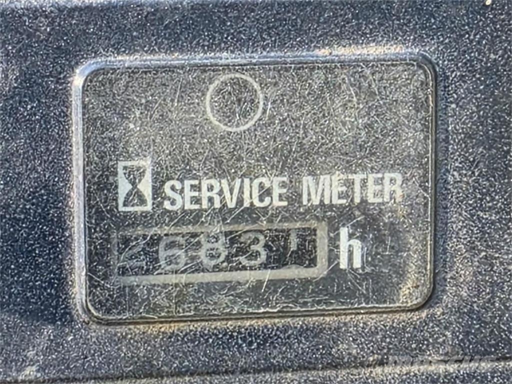 Komatsu PC240LC-3, Kallistuva luiskakauha Telakaivukoneet
