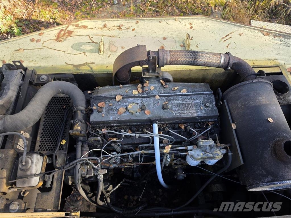 Komatsu PC240LC-3, Kallistuva luiskakauha Telakaivukoneet