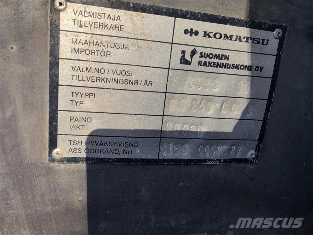 Komatsu PC240LC-3, Kallistuva luiskakauha Telakaivukoneet