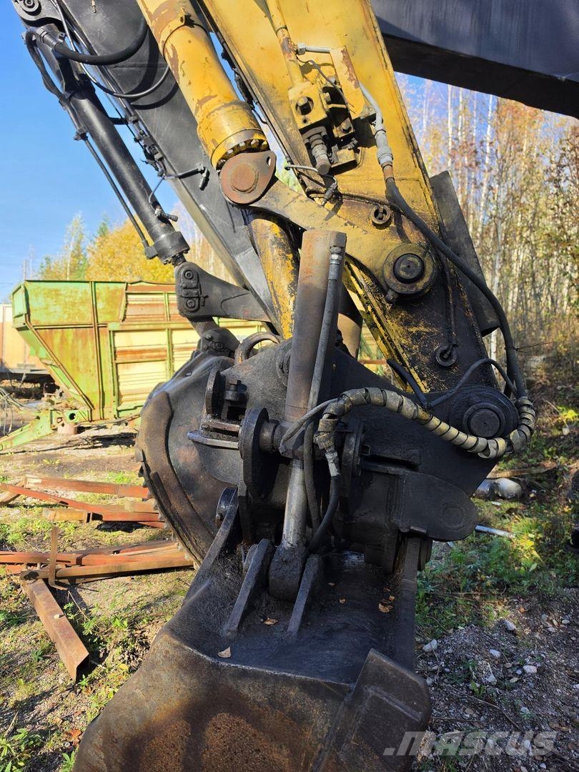 Komatsu PC240LC-3, Kallistuva luiskakauha Telakaivukoneet