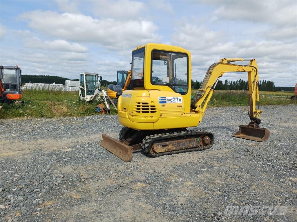 Komatsu PC27R-8 kallistuvalla liittimellä Εκσκαφάκι (διαβολάκι) < 7t