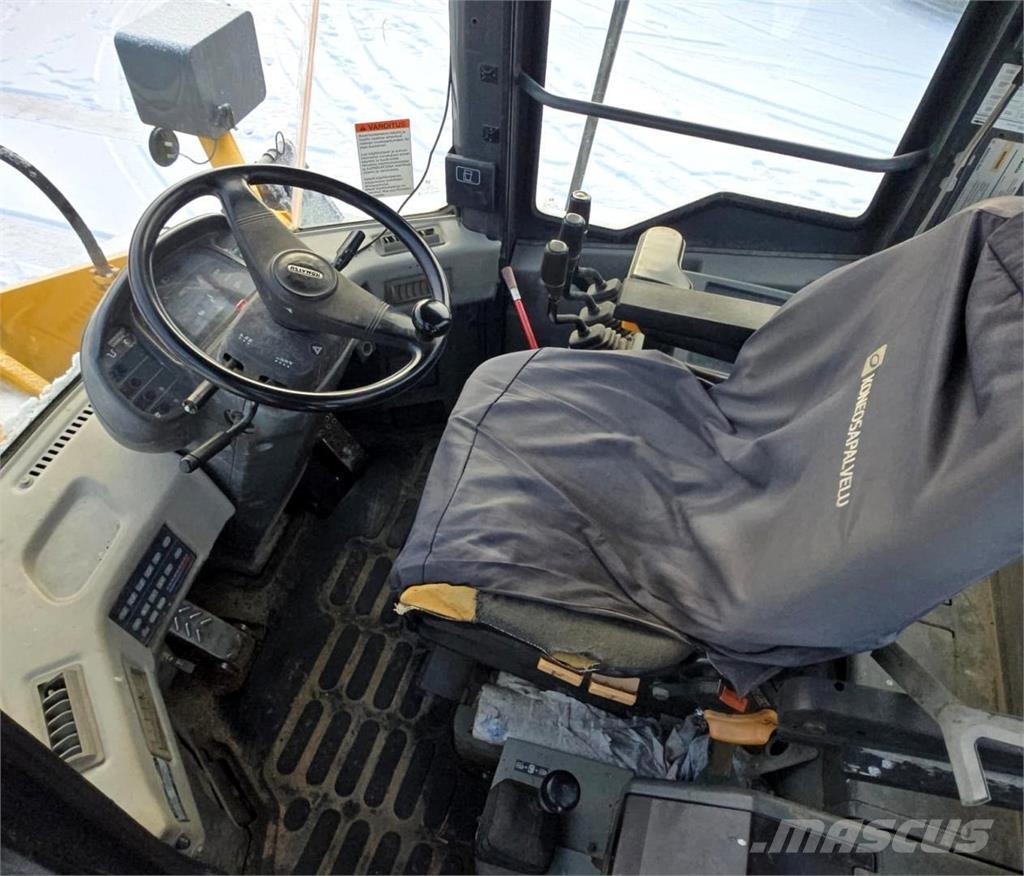 Komatsu WA320, kauha, rasvari Wheel loaders