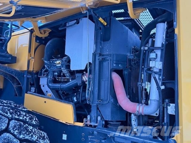 Komatsu WA470-7 Wheel loaders