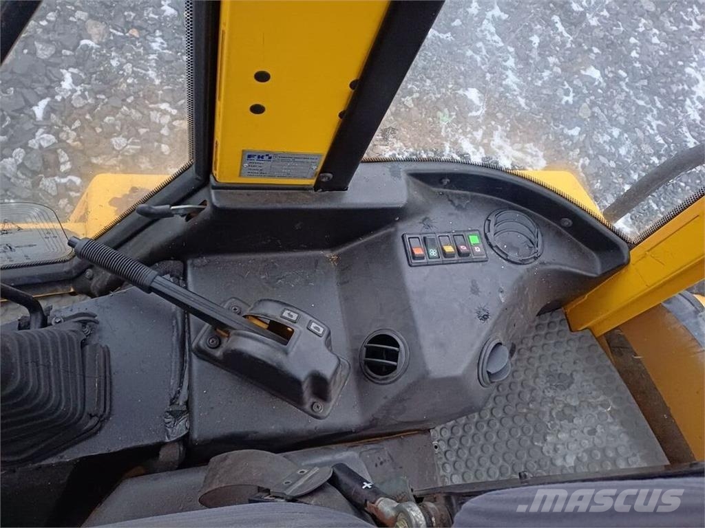 Komatsu WB70A Pyöräkuormaaja Kolesni nakladalci