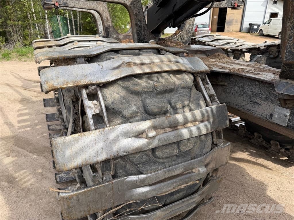 Komatsu XF855-2 Forvarderi