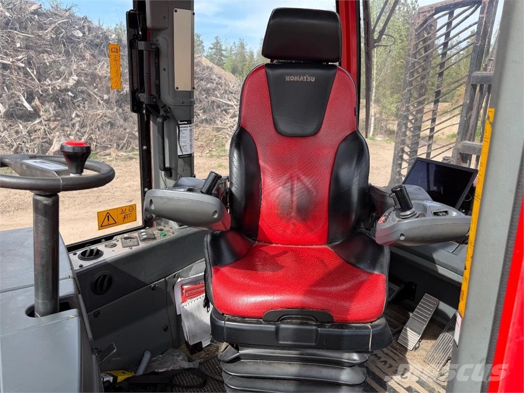 Komatsu XF855-2 Forvarderi