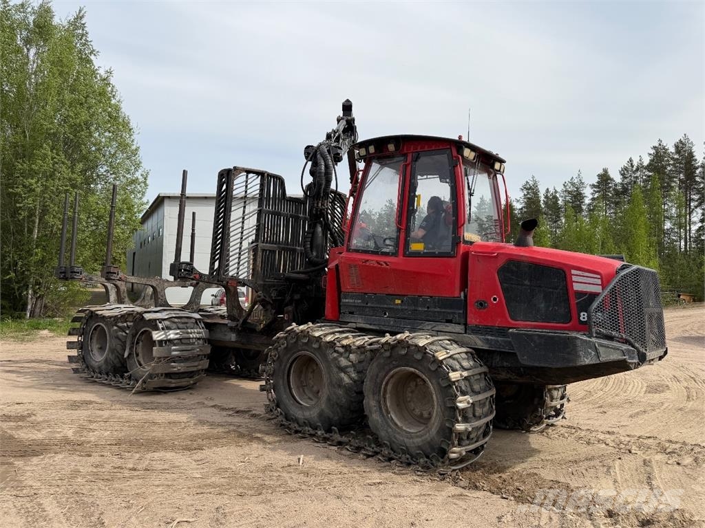 Komatsu XF855-2 Forvarderi