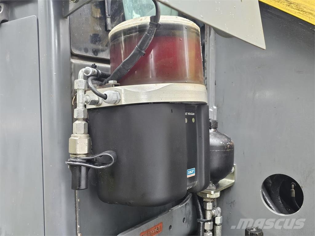 Kramer ALLRAD 750, tasauskauha, trukkipiikit Rataslaadurid