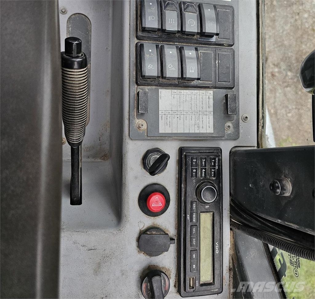 Kramer ALLRAD 750, tasauskauha, trukkipiikit Rataslaadurid
