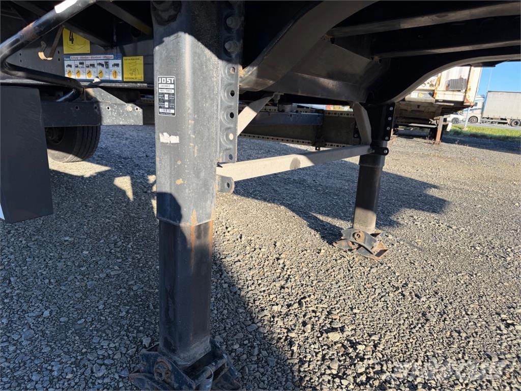 Krone 15tn kaula , tolppataskut Tents puspiekabes